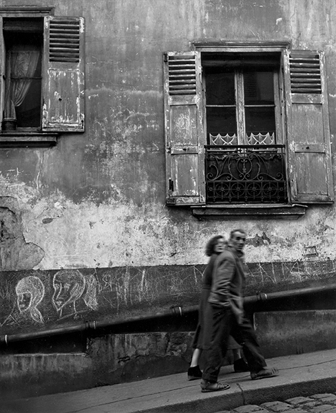 Paris. Wall, 1954