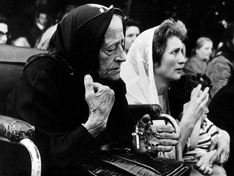 Pepi Merisio, Pellegrini al santuario di Caravaggio, 1956