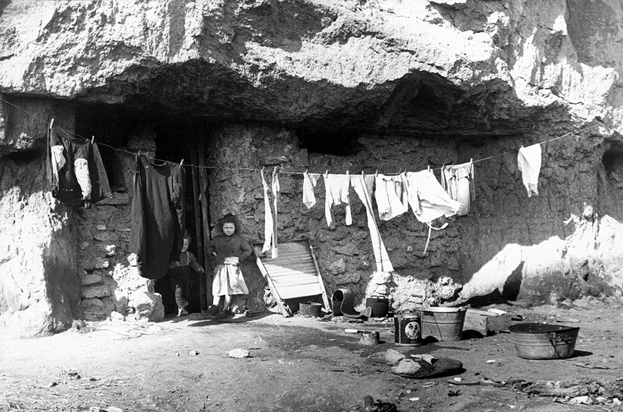 Rome. Caves of the Torraccia in Centocelle district, 1952